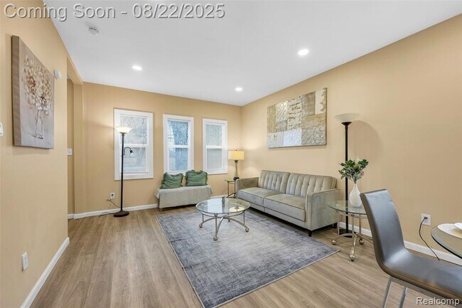 Building Photo - 8857 Charlevoix St