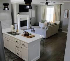 Building Photo - 1319 Park St