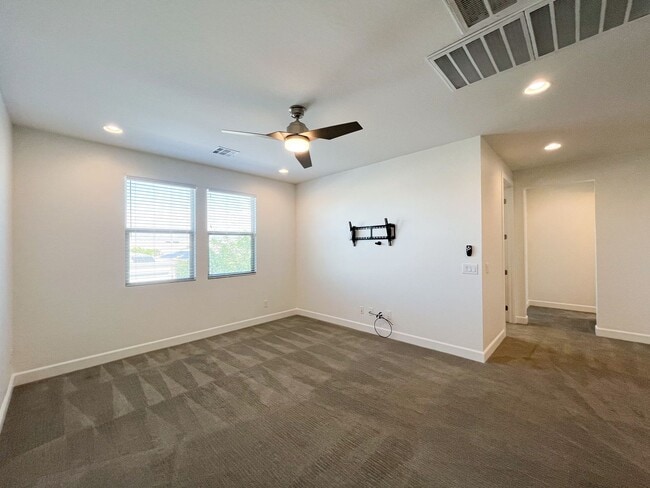 Building Photo - Exquisite Luxury Rental in Prestigious Gated Tule Springs Community