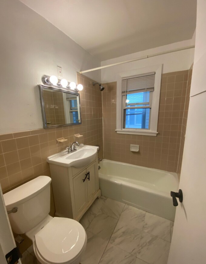 Building Photo - 98 Winthrop Shore Dr