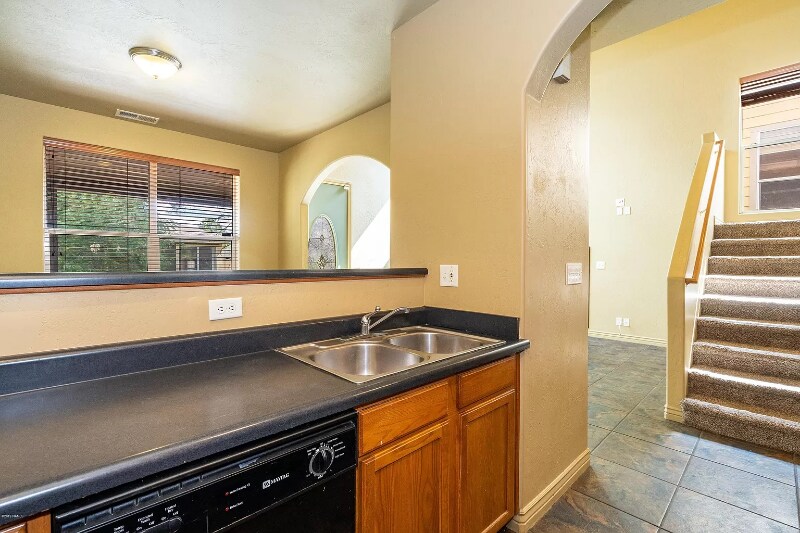 Building Photo - 1284 E Makayla Way