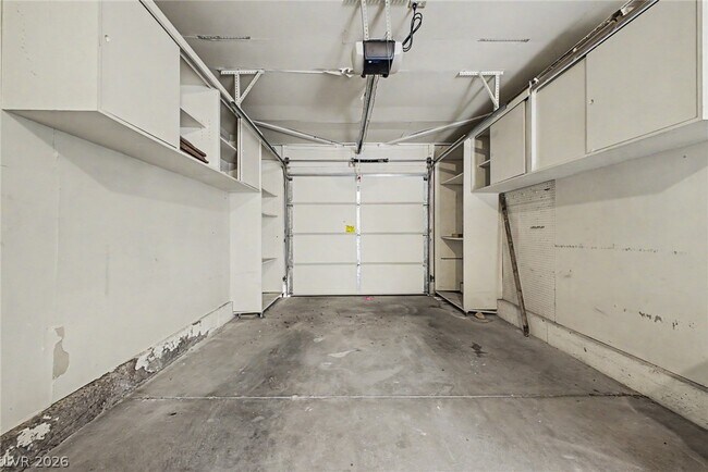 Building Photo - 3145 Bel Air Dr