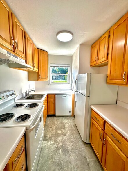 Building Photo - 1 Orchard Hill Cir