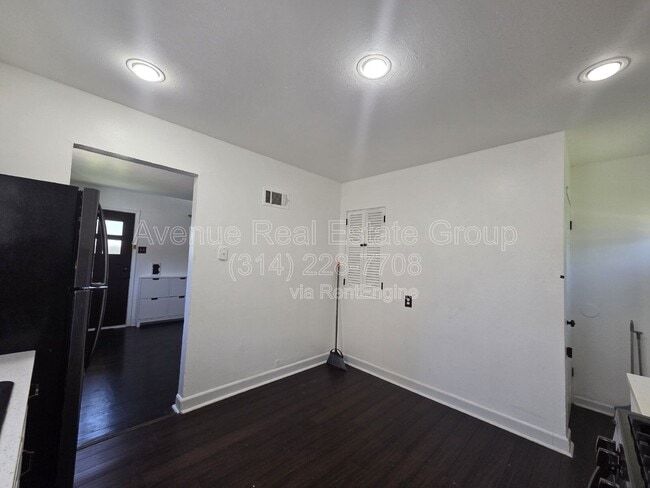 Building Photo - 1115 Backer St