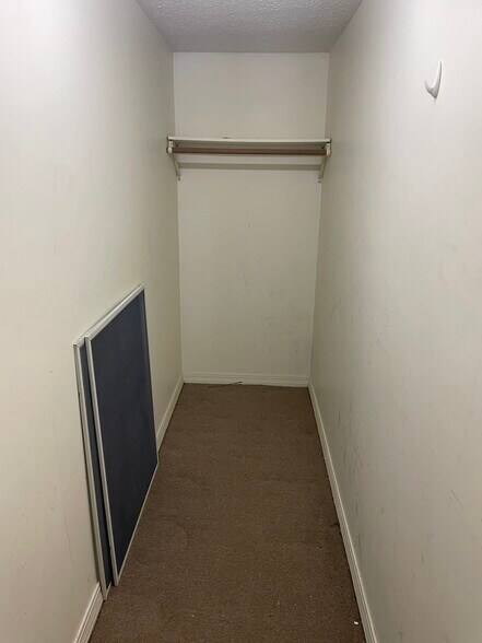 Building Photo - 820 State St