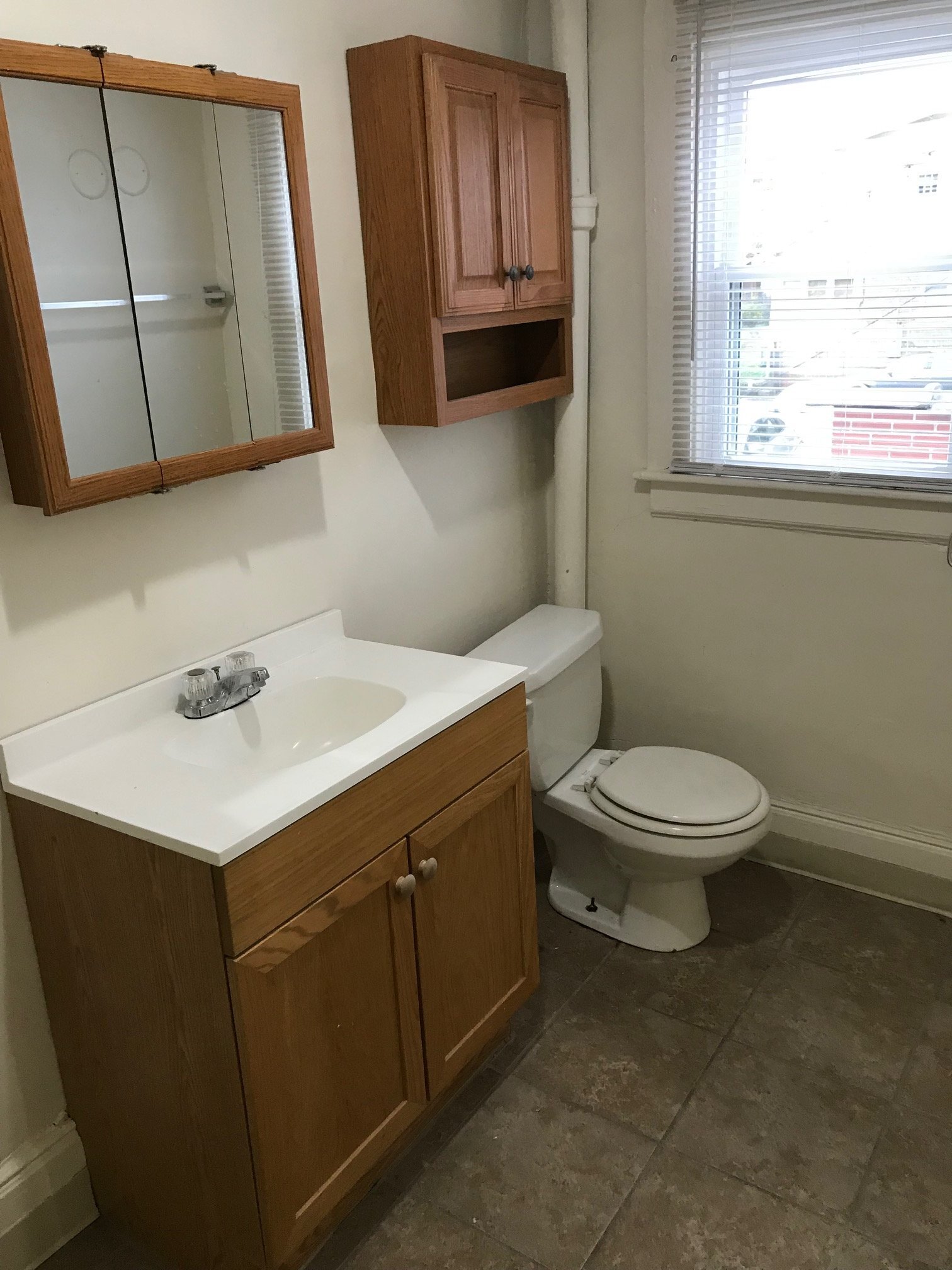 Building Photo - 616 John Marshall Dr