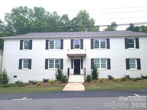 Building Photo - 2114 Brandon Cir