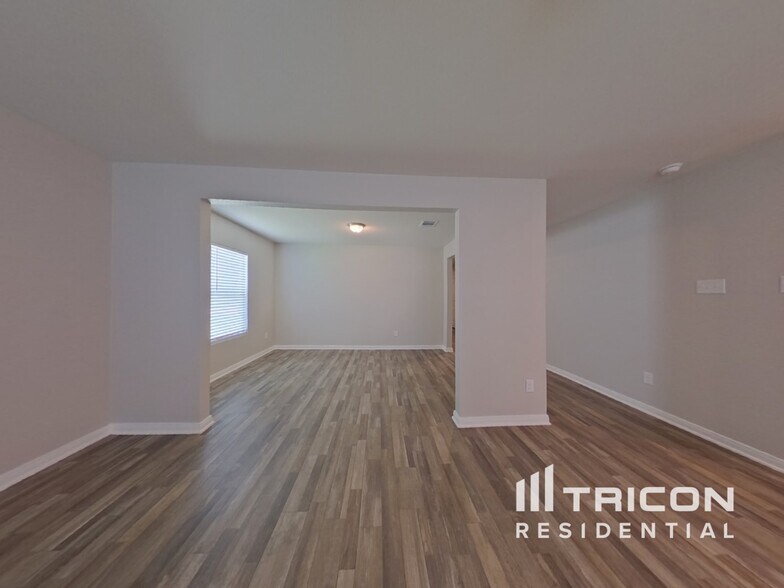 Building Photo - 15569 Taylorcrest Dr