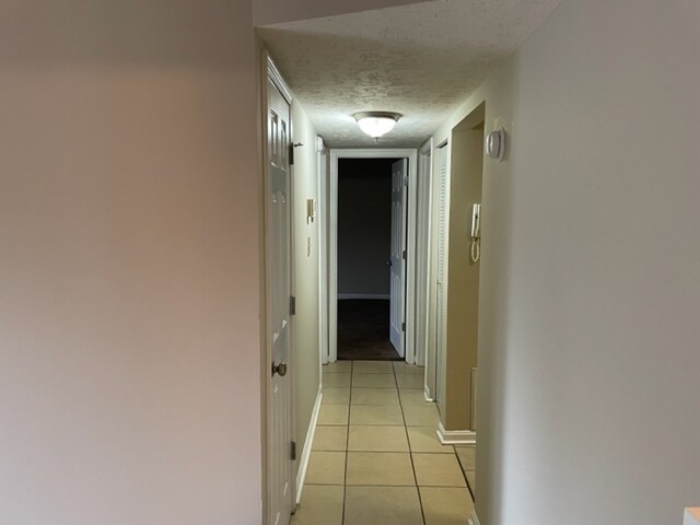 Building Photo - 1122 La Fontenay Ct