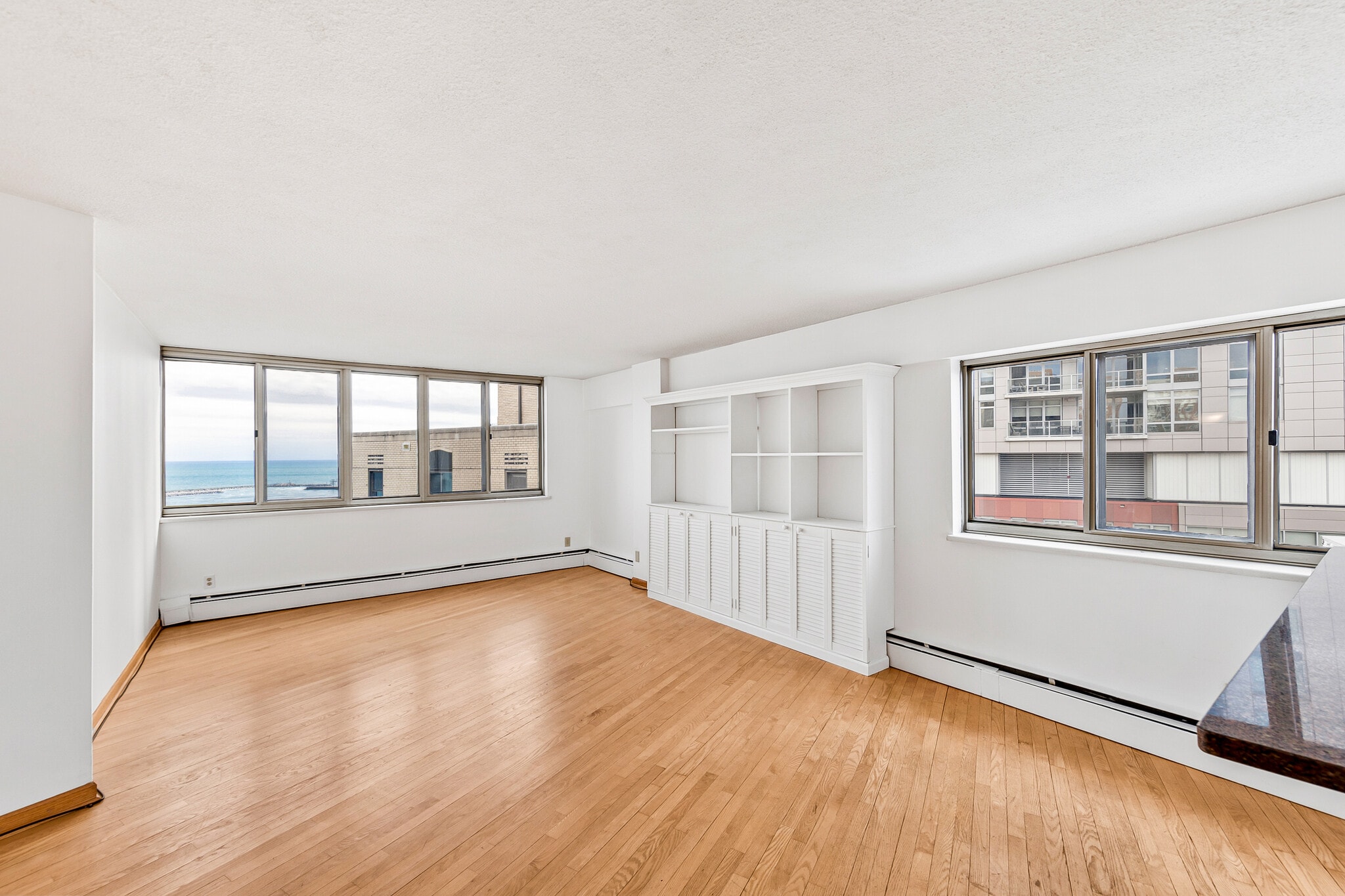 Building Photo - 1919 N Summit Ave