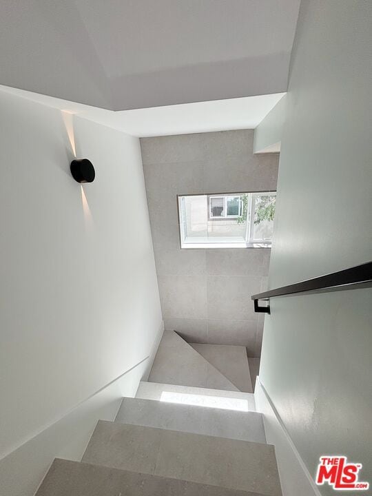 Building Photo - 713 Devirian Pl