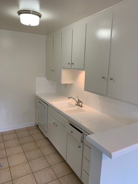 Building Photo - 20957 Bryant St