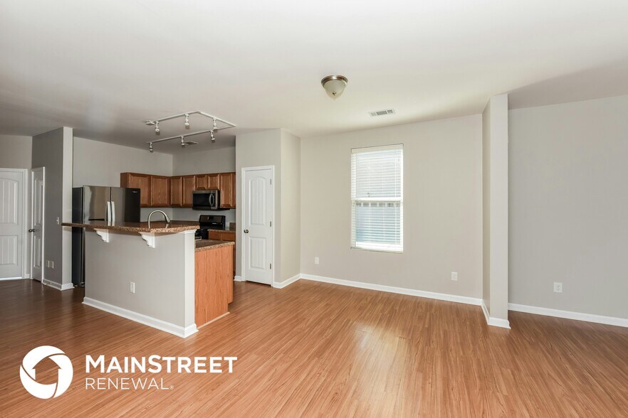 Building Photo - 2015 Lincoln Rd