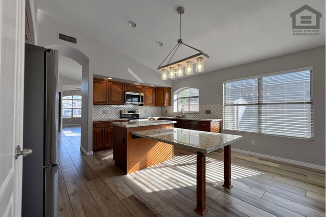 Building Photo - 3Bed/2Bath House w/Bonus Room at 67th Ave/AZ Loop-101! Ready for Immediate Move-In!