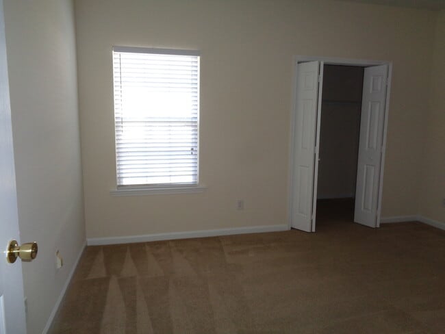 Building Photo - 7041 Somerset Springs Dr