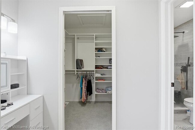 Building Photo - 5271 Wright Way E