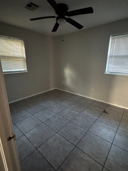 Building Photo - 5 NE 3rd St