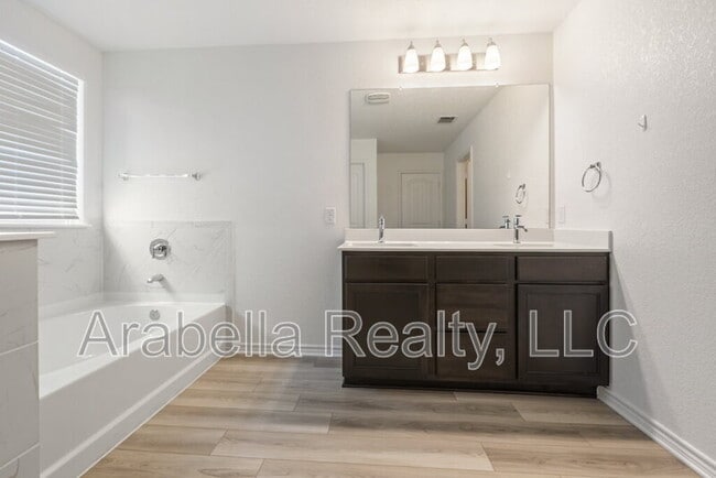 Building Photo - 11766 Black Rose