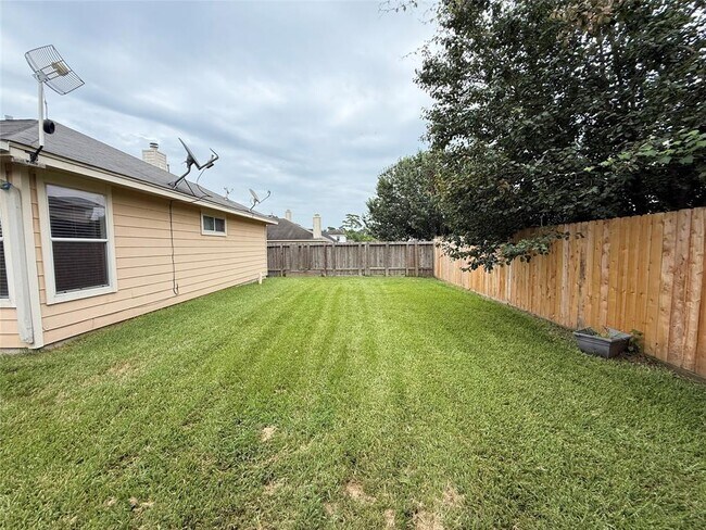 Building Photo - 18421 Sunrise Oaks Ct