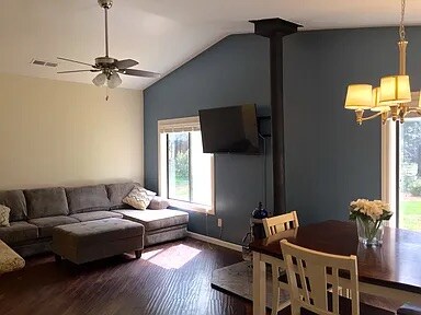 Building Photo - 770 Lovers Leap Rd