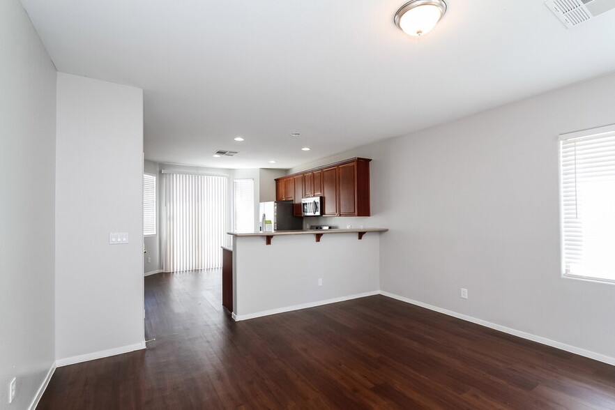 Building Photo - 3525 Simmering Sun Ct
