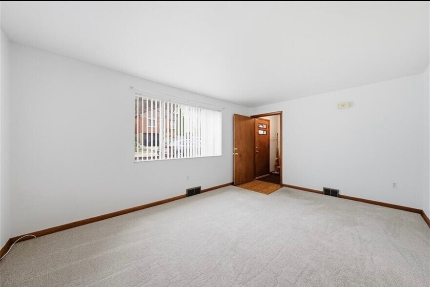 Building Photo - 226 Frankfort Ave