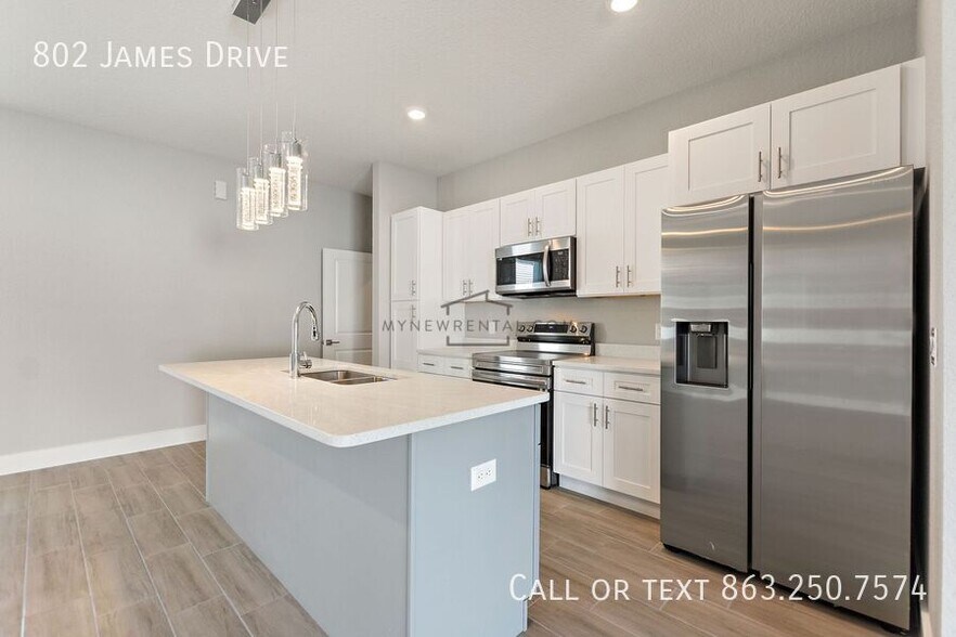 Building Photo - 802 James Dr