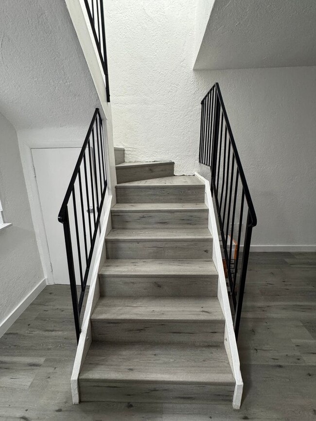Building Photo - AVAILABLE NOW For Rent 2BD/2.5BA FULLY REN...