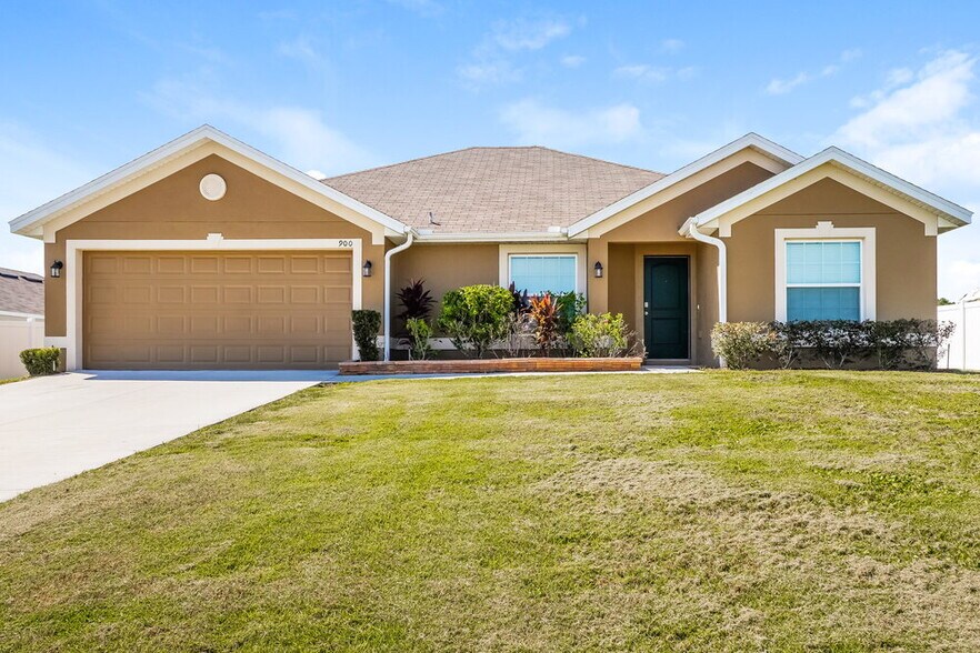 Primary Photo - 900 Chestnut Dr