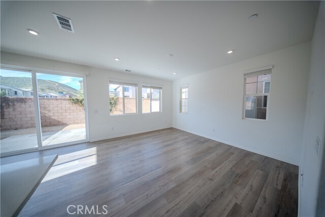 Building Photo - 558 Pablo Rd