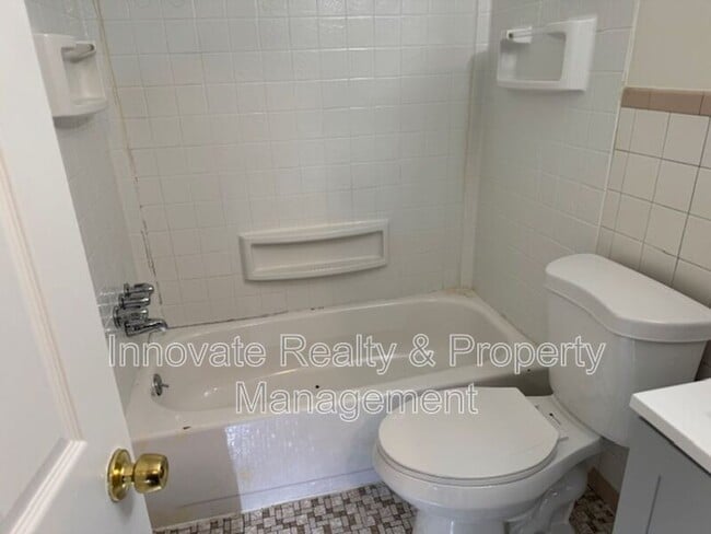 Building Photo - 29 Logan Ave