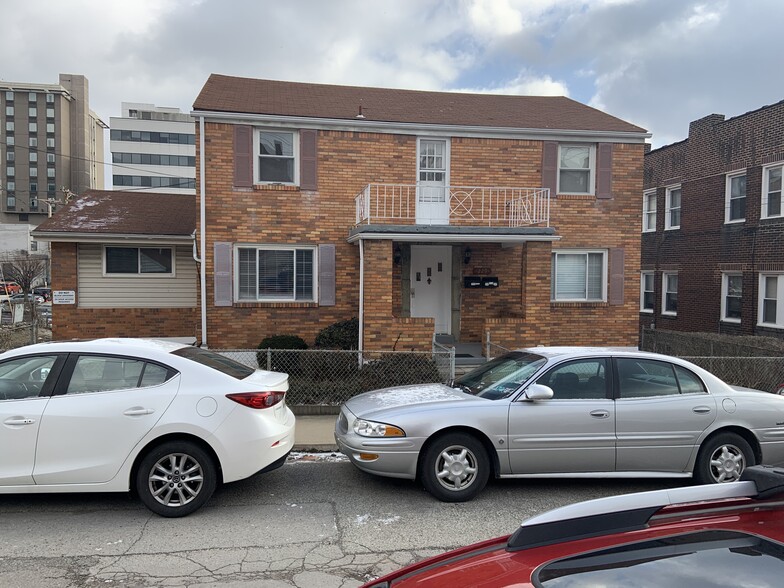 Street View/Private 2nd Fl Porch - 229 Halket Pl