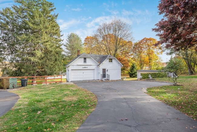 Building Photo - 64 Montebello Rd