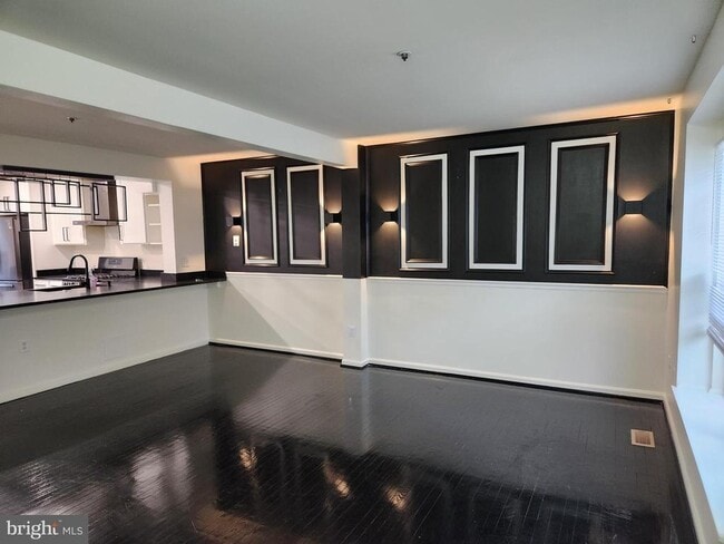 Building Photo - 12825 Town Center Way