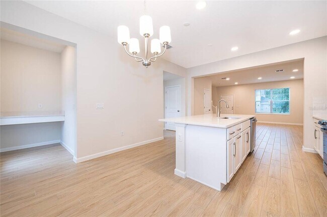 Building Photo - 474 Lady Palm St