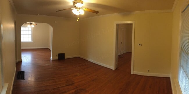 Building Photo - Very nice and LARGE 1 bed House for rent CLOSE TO MSU!