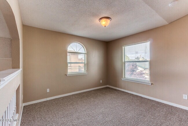 Building Photo - 628 Paseo Hermoso Dr