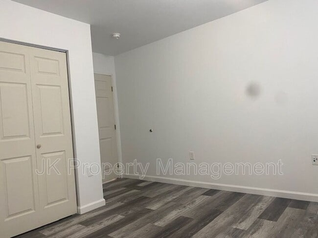 Building Photo - 5000 4th Ave N