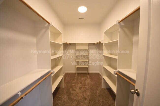 Building Photo - 126 Peck Ln