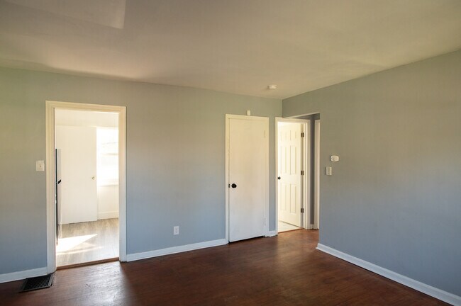 Building Photo - 3668-3674 Karwin Dr