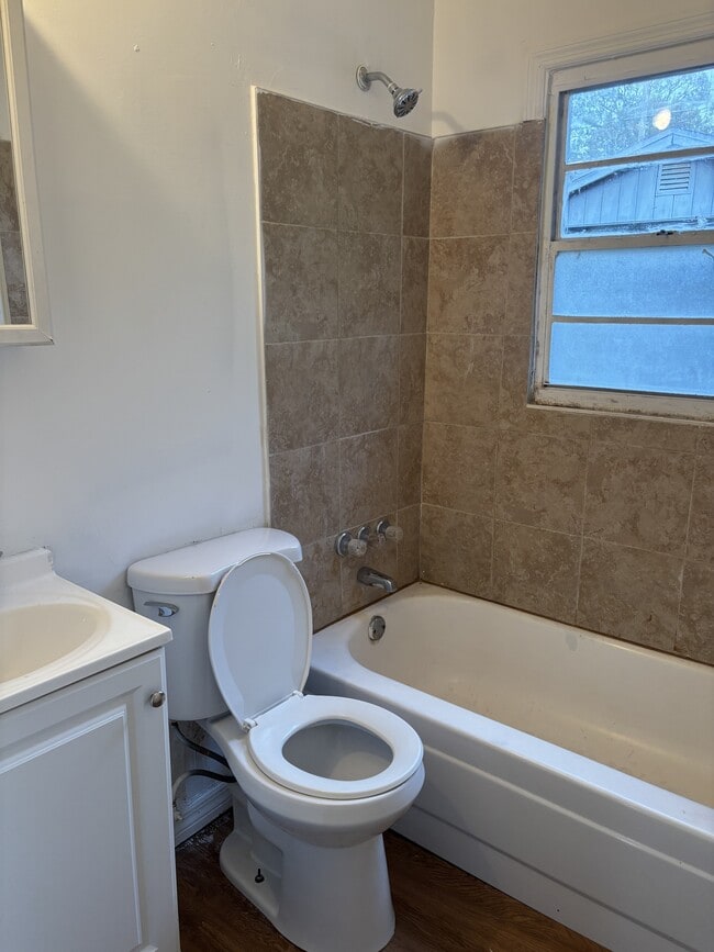 Building Photo - 1764 E 26th St