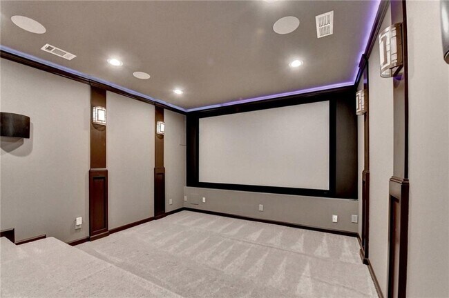 Building Photo - 11653 Parkside Ave