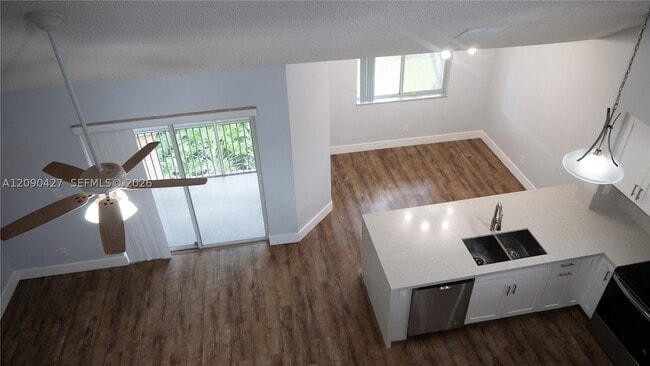 Building Photo - 832 NW 92nd Ave