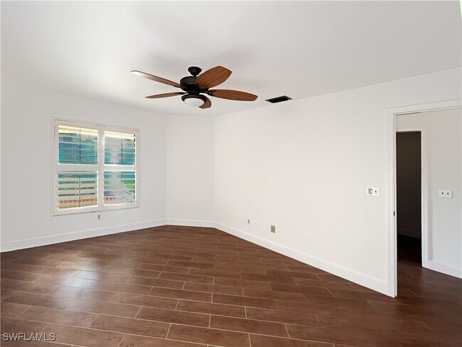 Building Photo - 10740 Regent Cir