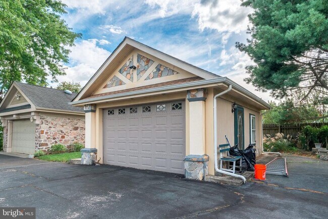 Building Photo - 694 Welsh Rd