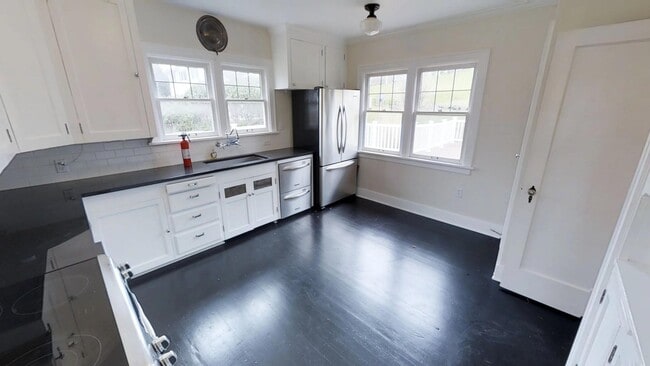 Building Photo - ***PENDING APPLICATION***3BD/2BA Pet Frien...