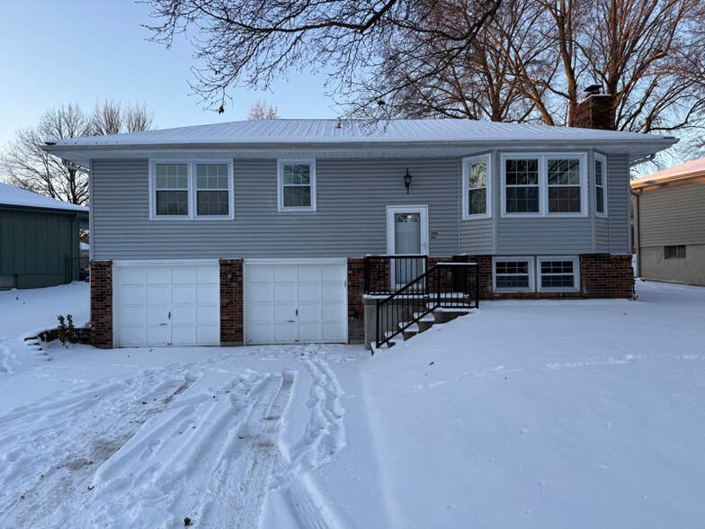 Building Photo - 2916 Iva Dr