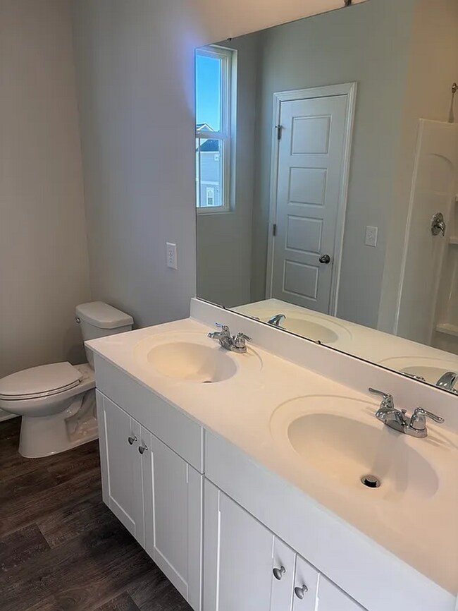 Building Photo - 4BR SFR • Open Layout • Patio • Garage Parking - 29566