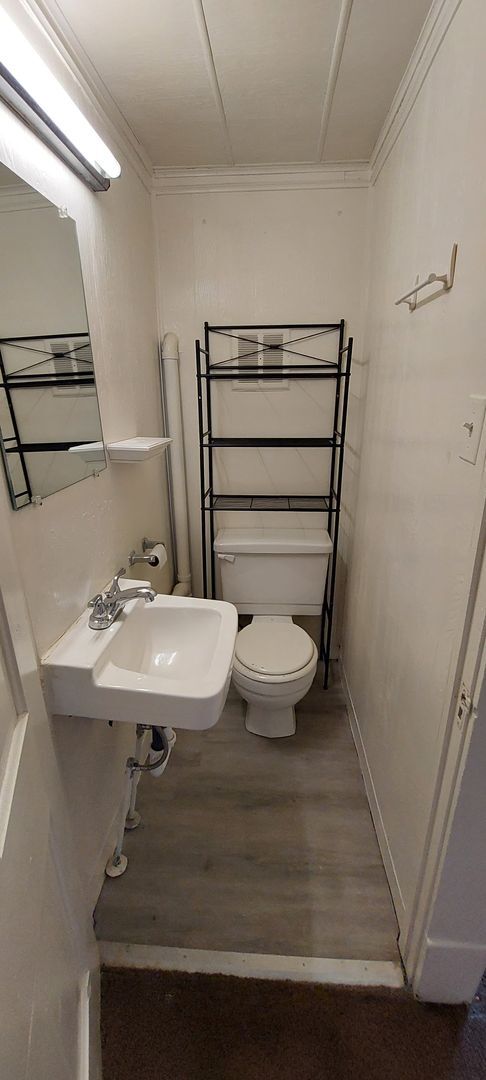 Building Photo - (1614 8th Ave)