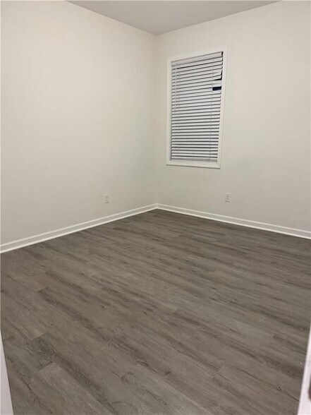 Building Photo - 1151 Pontiac Cir